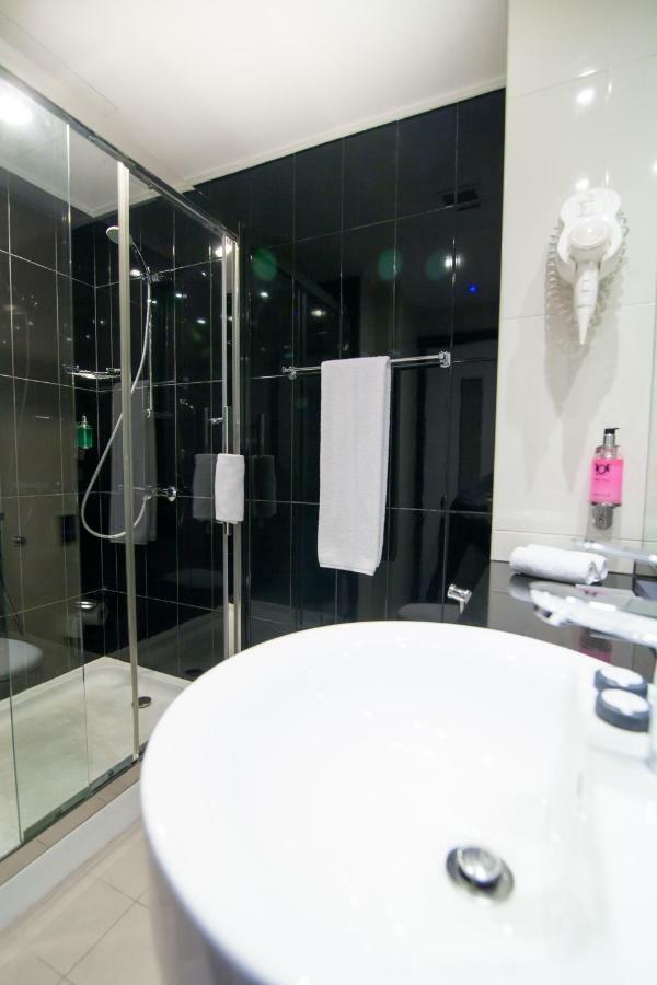 Holiday Bahrain Hotel Манама Екстериор снимка
