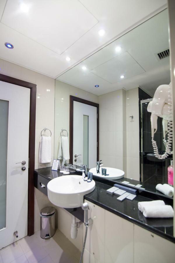 Holiday Bahrain Hotel Манама Екстериор снимка